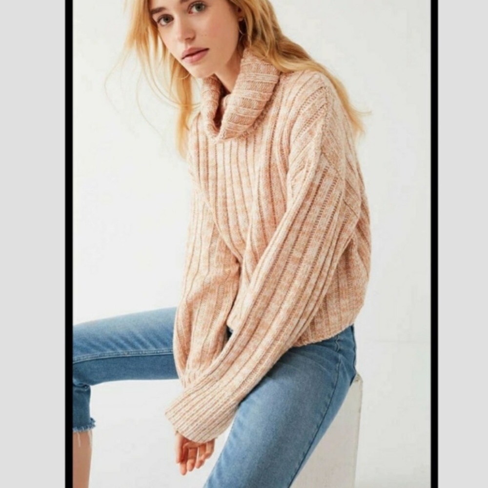 Urban Outfitters Chunky Knit Turtle Neck Sweater L - Picture 2 of 6